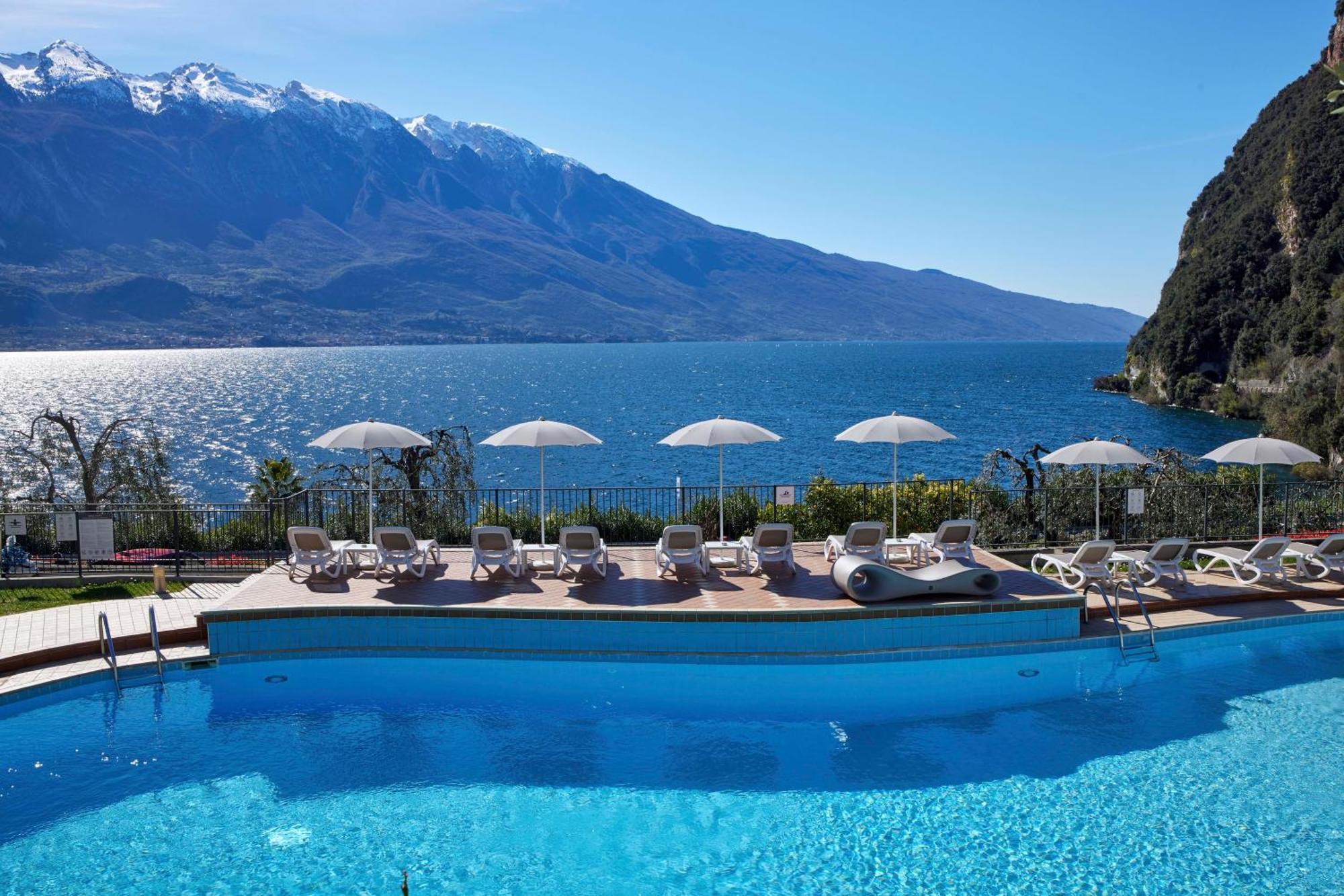 Hotel Atilius - Adults Only Лимоне-суль-Гарда Экстерьер фото