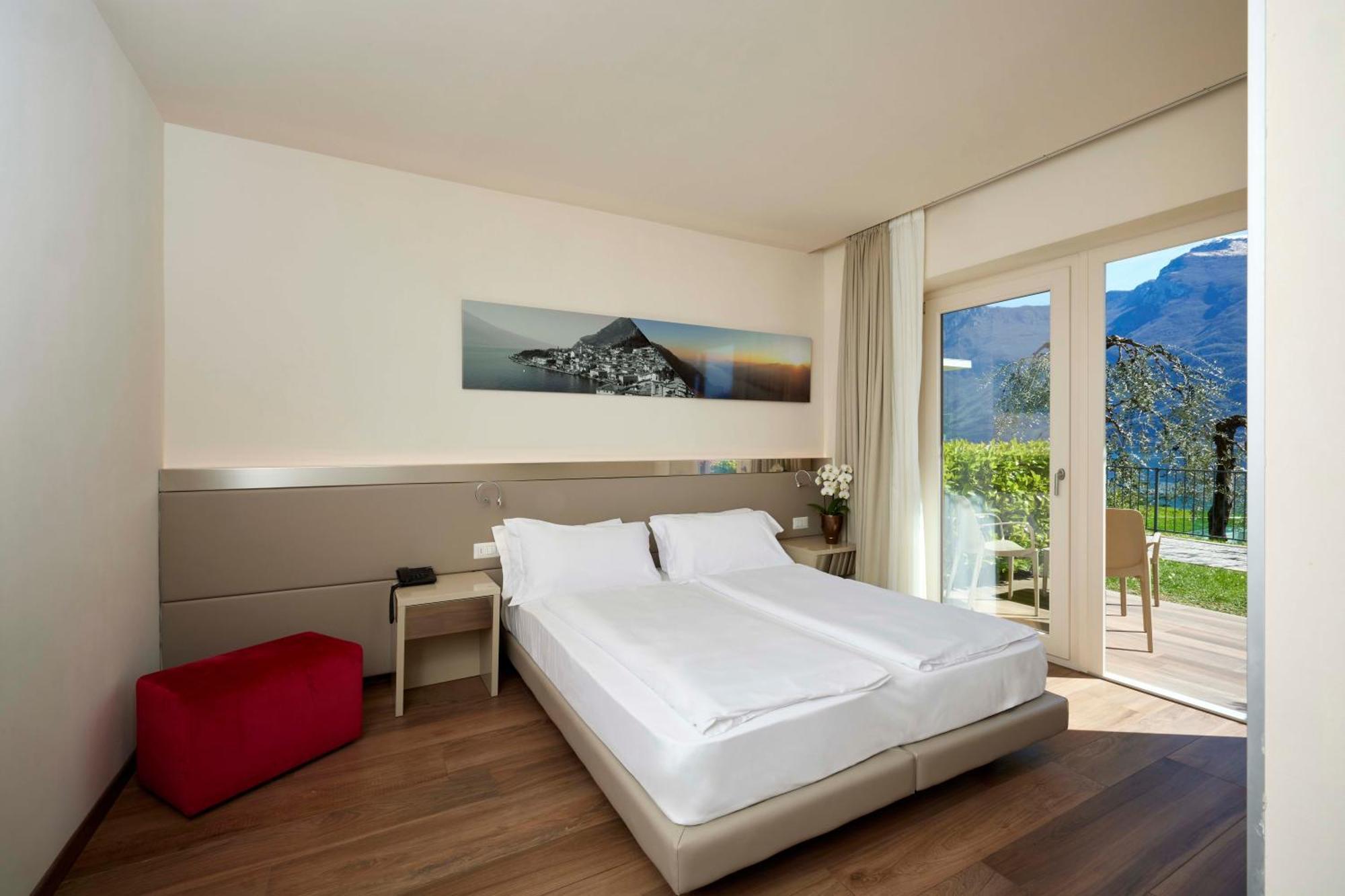 Hotel Atilius - Adults Only Лимоне-суль-Гарда Номер фото