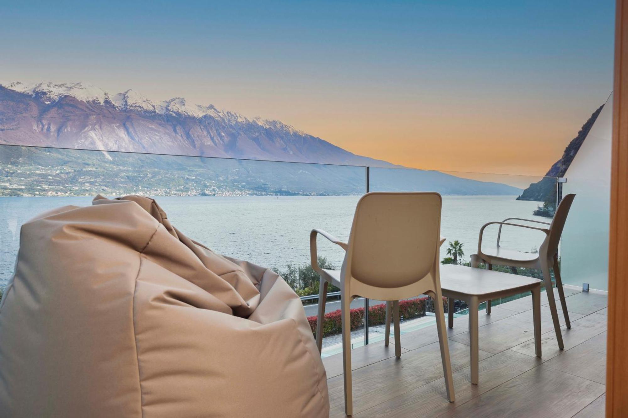 Hotel Atilius - Adults Only Лимоне-суль-Гарда Номер фото