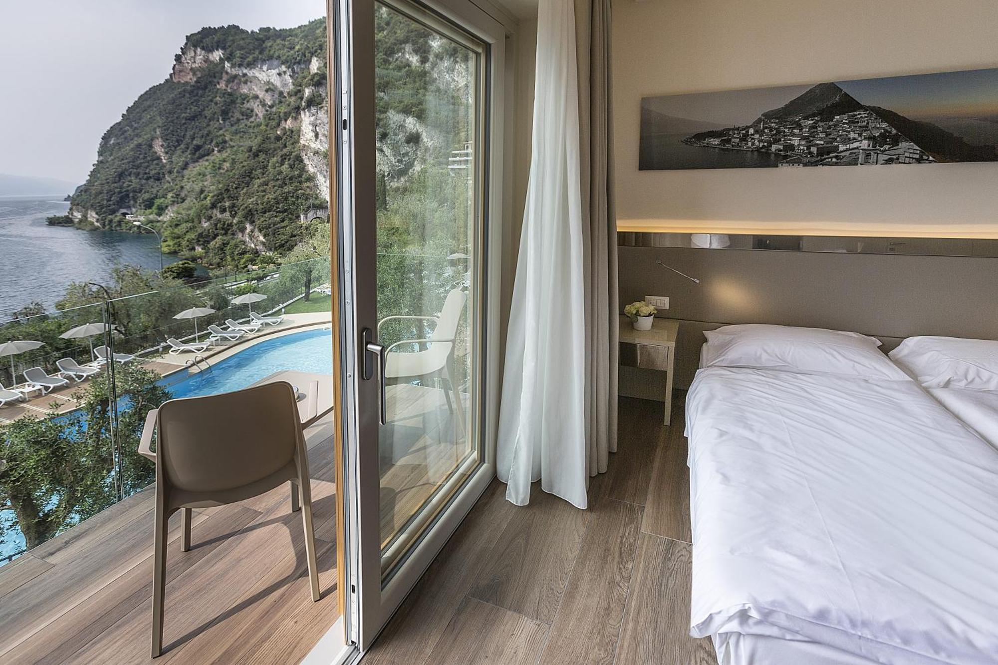 Hotel Atilius - Adults Only Лимоне-суль-Гарда Номер фото