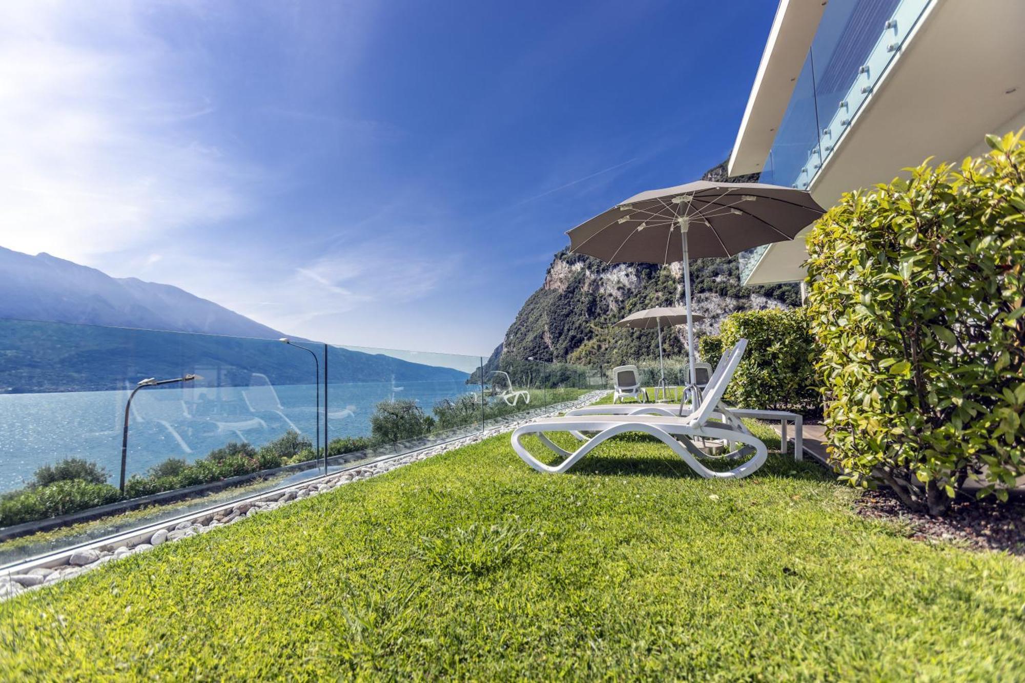 Hotel Atilius - Adults Only Лимоне-суль-Гарда Номер фото